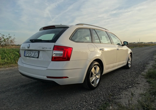 Skoda Octavia cena 49900 przebieg: 122500, rok produkcji 2019 z Drawno małe 56